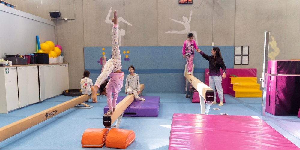 Kids on balance beams - Skylark Sports