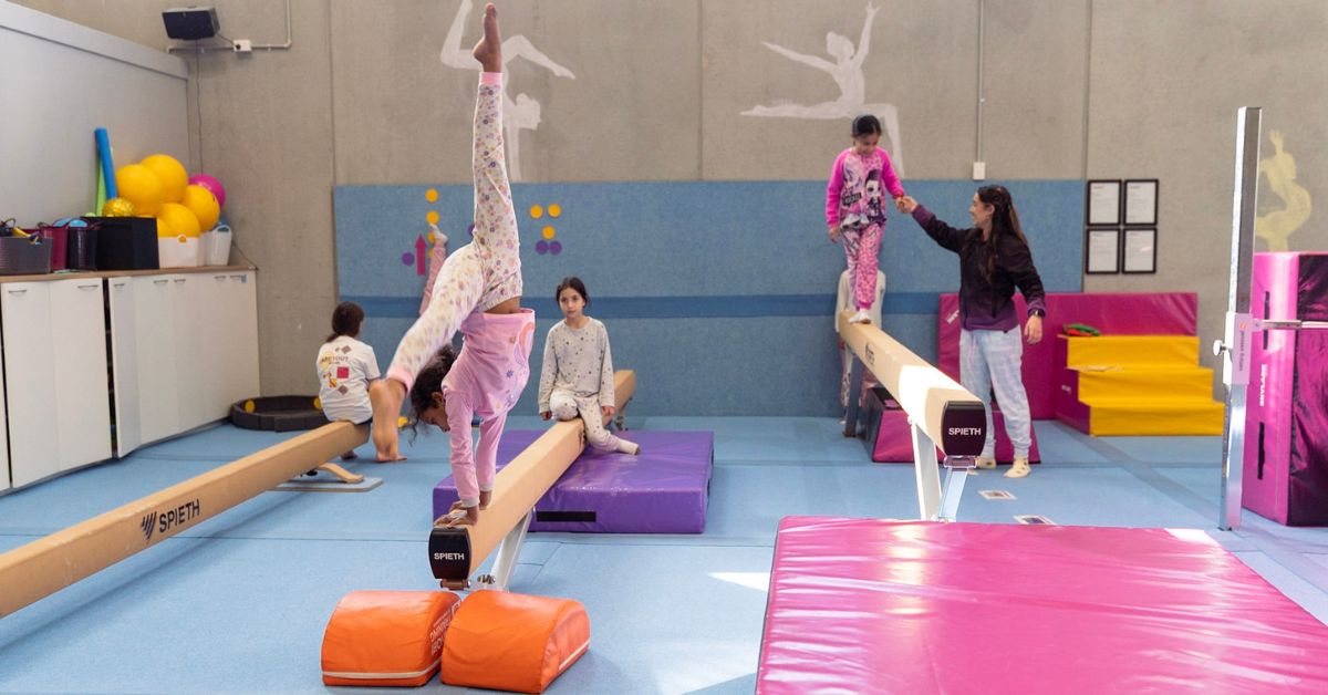 Cartwheel routine- Skylark Sports